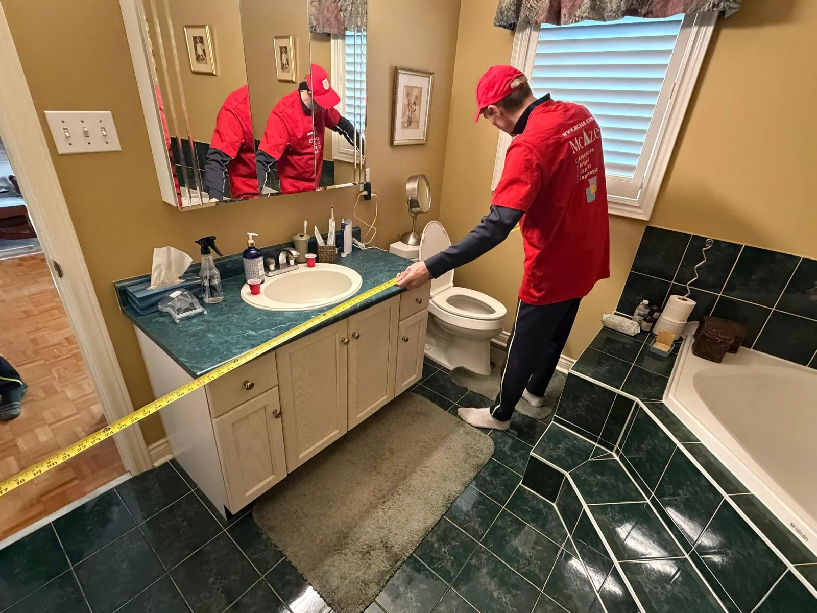 Bathroom vanity and tub measurement before GTA remodel