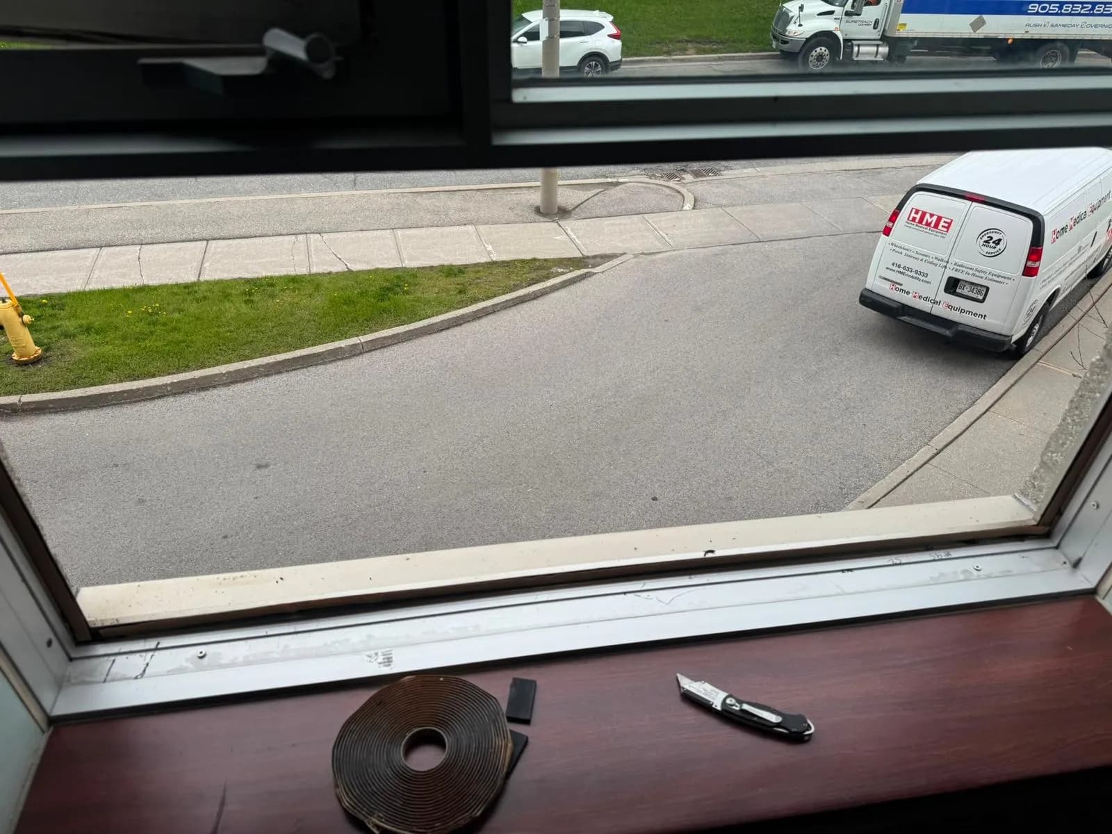 Commercial window perimeter sealing preparation in Mississauga